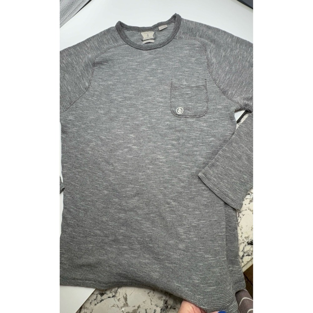 Men's size XL Volcom upgrade thermal long sleeve shirt.